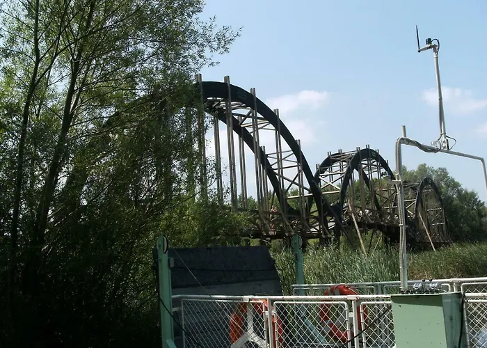 98 Petofi Utca * Balatonmagyarod